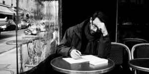 الكاتب محتار 