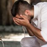 سؤال وجواب.. ما هي الأسباب التي تجعلك تبكر للصلاة ؟