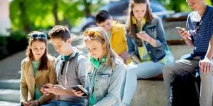 المراهقون… أخطاء قد تكوّنهم وأخرى قد تقضي على مستقبلهم