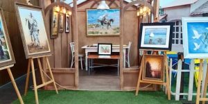 تلاميذ جمعية الفنون الجميلة يكرمون الرسام مصطفى بلكحلة