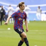 ميسي يطالب سان جيرمان بضم الهولندي دي يونغ