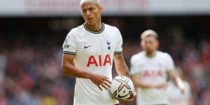 ريتشارليسون يعتذر لمُواطنه ويُهاجم حارس أرسنال