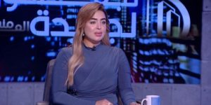 بسبب صوتها.. إيقاف مذيعة مصرية والتحقيق مع العاملين ببرنامجها