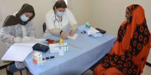 الوظيف العمومي يمنح رخصة استثنائية لتوظيف أطباء متعاقدين بالجنوب