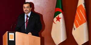 عرقاب: خطة لربط أزيد من 200 ألف منزل بالغاز والكهرباء في 2023