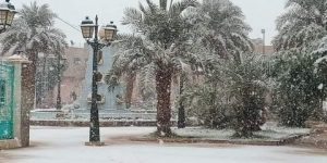 بشار : بلدية بني ونيف تكتسي حلة بيضاء من الثلوج