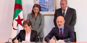 توقيع اتفاقية تعاون بين مؤسسة الصناعات النسيجية “تيال” وعلامة “ديكاتلون”