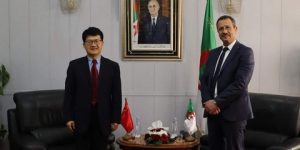  رخروخ يتباحث مع السفير الصيني بالجزائر سبل تعزيز التعاون الثنائي