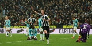 نيوكاسل ينهي عقدة دامت 47 عاماً مع كأس الرابطة الإنجليزية