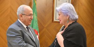 لعمامرة يستقبل رئيسة البرلمان الأنديني