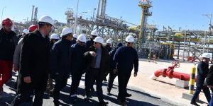 حكار يشرع في زيارة تفقدية لبعض المنشآت الغازية والنفطية بحاسي مسعود