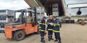 فريق الإغاثة الجزائري يتوجه إلى تركيا عبر طائرة عسكرية