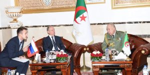 الجزائر وروسيا تبحثان سبل تعزيز التعاون العسكري