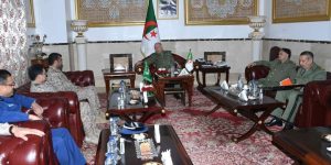 الجزائر والسعودية تبحثان التعاون العسكري