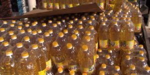 سيدي بلعباس: أمر إيداع في حق ثلاثة متهمين بجنحة المضاربة في مادة الزيت