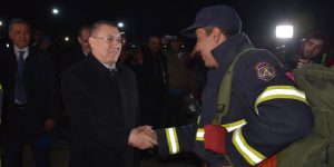 رئيس الجمهورية يحيّي تشريف أعون الحماية المدنية الموفدين لسوريا وتركيا للراية الوطنية