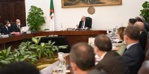 🔴 الرئيس تبون يدعو إلى إعادة النظر في نظام التعليم العالي بصفة دقيقة وفق نظرة توافقية بين الأسرة الجامعية