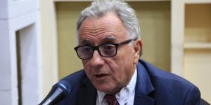 اعتبره فضيحة وانتهاكا صارخا للقانون.. قاسيمي يكشف: الإجلاء غير القانوني لأميرة بوراوي من تونس نظمته شبكات متآمرة مأجورة من الخارج