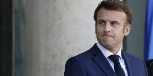 فتح صفحة جديدة بين الجزائر وباريس ينهار