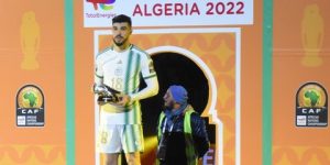 محيوص يعتذر للشعب الجزائري