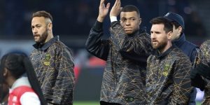 مبابي سعيد باحتمالية رحيل ميسي ونيمار