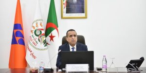 عجال يجتمع مع إطاراته بخصوص المخطط الاستراتيجي لسونلغاز