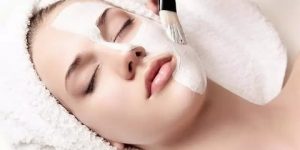 فوائد ماسك النشاء للوجه.. تفتيح وتنعيم من أول استخدام