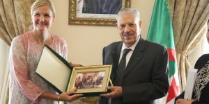 رئيس مجلس الأمة يستقبل وزيرة الشباب والرياضة الزيمبابوية