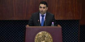 المكي حبيب نائب عن حزب التجمع الوطني الديمقراطي لـ”الموعد اليومي”: تخفيض تسعيرة التذاكر للمغتربين خطوة إيجابية ستمكنهم من قضاء رمضان بين ذويهم