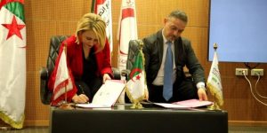 توقيع مذكرة تفاهم بين مجمع اتصالات الجزائر والهلال الأحمر الجزائري