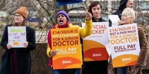 الأطباء البريطانيون في اضراب لثلاثة أيام