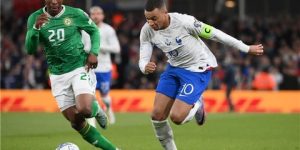 نجوم فرنسا يخضعون للقائد مبابي