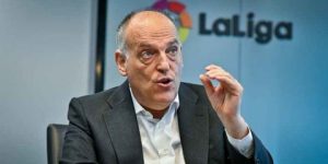 تيباس: على برشلونة أن يشعر بالقلق