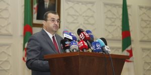 مشاريع تجريبية لإنشاء 1000 نقطة شحن للسيارات الكهربائية