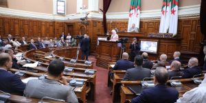 أعضاء مجلس الأمة يجمعون على أن العلاقة بين الحكومة والبرلمان تكاملية