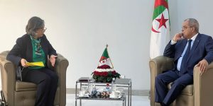 عون يبحث مختلف الصعوبات التي تقف أمام المتعاملين