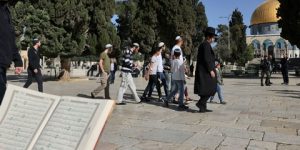 إثر الاقتحام الأقصى… المقاومة ترد بالصواريخ وقصف يستهدف غزة