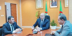 زيتوني يتوعد مخزّني “الموز” بتطبيق القانون