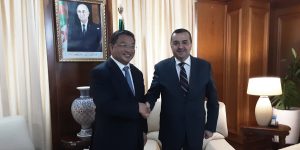 عرقاب يبحث آفاق الاستثمار المستقبلية لشركة “سينوبك” في الجزائر في مجال المحروقات