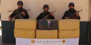 إحباط محاولات إغراق الجزائر بأكثر من 462 كلغ من الكيف المغربي خلال أسبوع