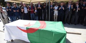 المجاهد والمدير الأسبق للإذاعة والتلفزيون مداني حواس يشيع إلى مثواه الأخير بالعالية