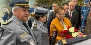 كريكو تشيد بتجند شرطيات وجمركيات المطار الدولي بالعاصمة يوم العيد