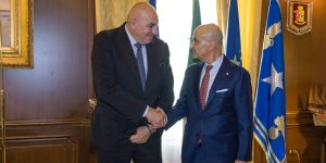 سفير الجزائر بروما يتباحث مع وزير الدفاع الإيطالي