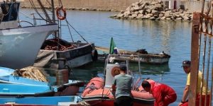 إنقاذ 4 بحارة والبحث خامس بسواحل تيبازة