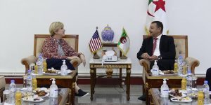  إليزابيث مور أوبين: تعزيز التعاون بين أمريكا والجزائر في مجال تدريس” الإنجليزية” بالجامعات