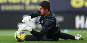 كورتوا يسخر من فشل البارصا الأوروبي