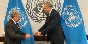 الجزائر تجدد تمسكها بمبادئ الأمم المتحدة وتسوية النزاعات سلميا