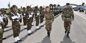 الفريق أول شنقريحة يؤكد السعي لحسن المزاوجة بين العنصر البشري المؤهل والتجهيزات الحديثة