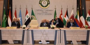 عطاف يؤكد على أهمية تكثيف الجهود لكسب رهانات العمل العربي المشترك