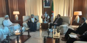 عرقاب يستقبل رئيس مجلس إدارة الشركة العمانية “أبراج لخدمات الطاقة”